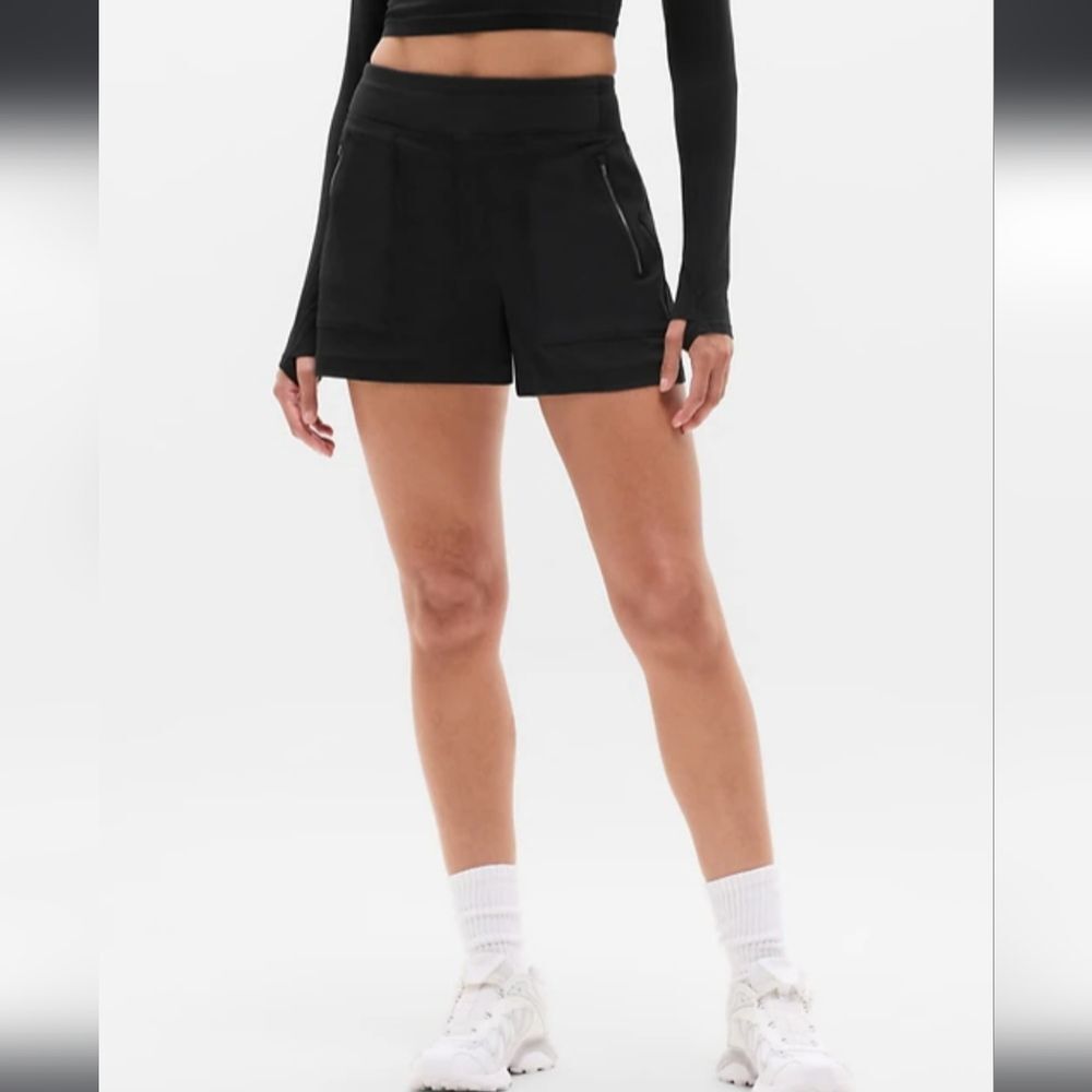 Athleta Trekkie North Mid Rise Short Black Size 13 Hiking Outdoors Gorpcore